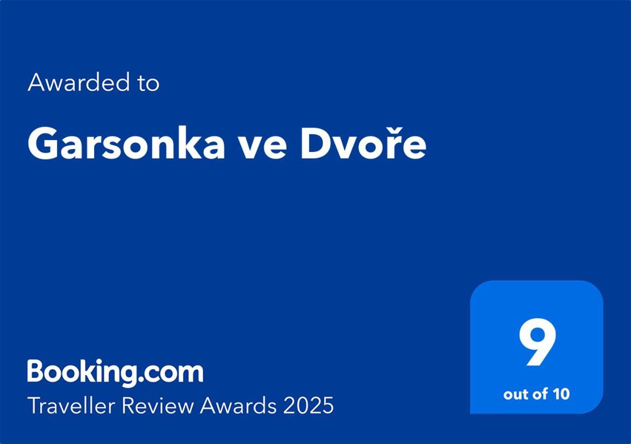 Garsonka Ve Dvore Dvůr Králové nad Labem Eksteriør billede